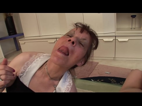 ❤️ Due nonne e un nonno fanno una cosa a tre Porno fatto in casaal it.quizfarmature.ru ❤️