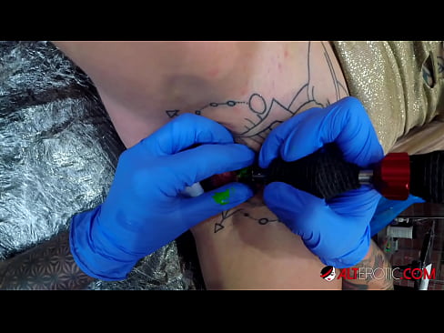 ❤️ Estremamente tatuato hottie Sully Savage ottenuto un tatuaggio sul suo clitoride Porno fatto in casaal it.quizfarmature.ru ❤️